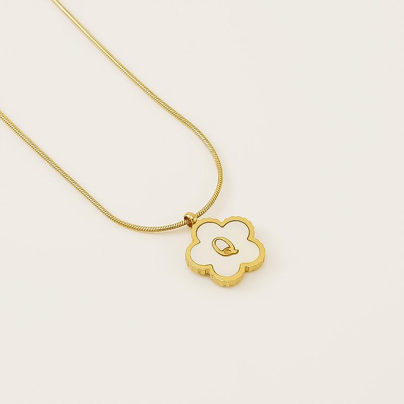 Stainless steel five-leaf clover 18K letter necklace high sense 26 shell letter pendant jewelry