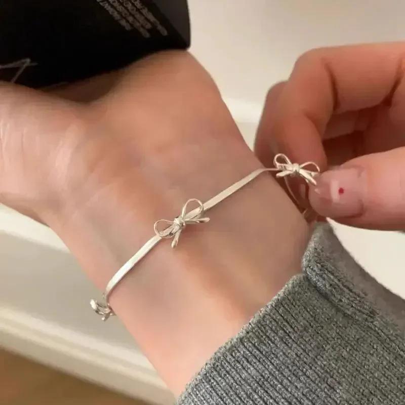 Pulseiras Doces de Laço da Moda para Mulheres Meninas Brilhantes Delicadas Laço de Fita Corrente de Ossos de Cobra Pulseira Joias de Festa Presentes