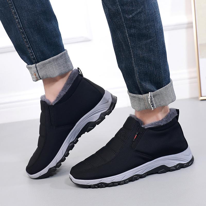 Shoes men's new velvet comfortable old Beijing cotton shoes winter soft sole non-slip warm men's snow boots are not tired
