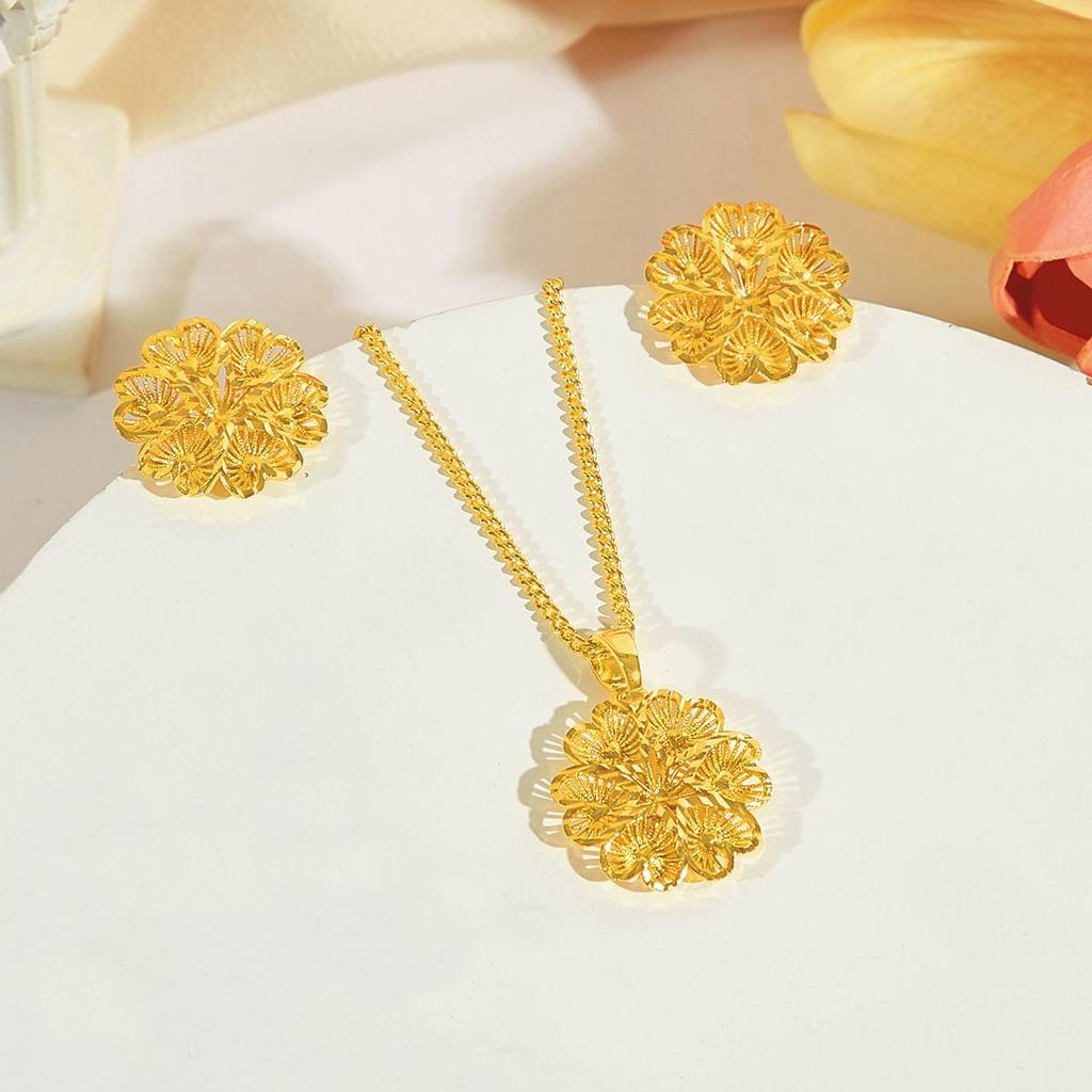 CMM 2PCS Retro Palace Jewelry Set Golden Leaf Shape Brushed Craft Clavicle Chain Pendant Necklace Earrings Women's Party Jewellery Accessories