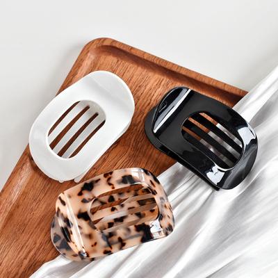 Women Hair Claw Flat Round Shape Strong Grip Bendable Teeth Curved Design Hair