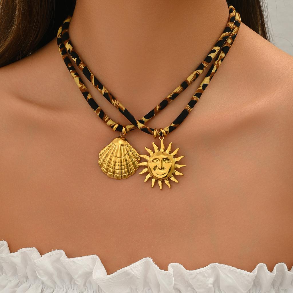 2025 New Wind Ladies Necklace Jewelry, Geometric Shell Sunflower Design Long Pendant Chain