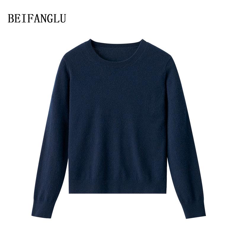 Women's Classic Northern Deer Cashmere Knitwear: Winter Round Neck