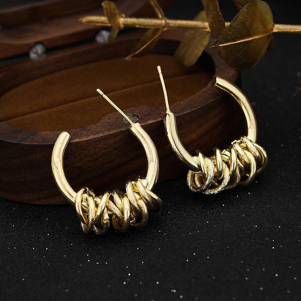 Retro Personalized Winding Earrings, High-End Sense Light Luxury Personalized Earrings, Women'S Exaggerated Cold Wind Earrings