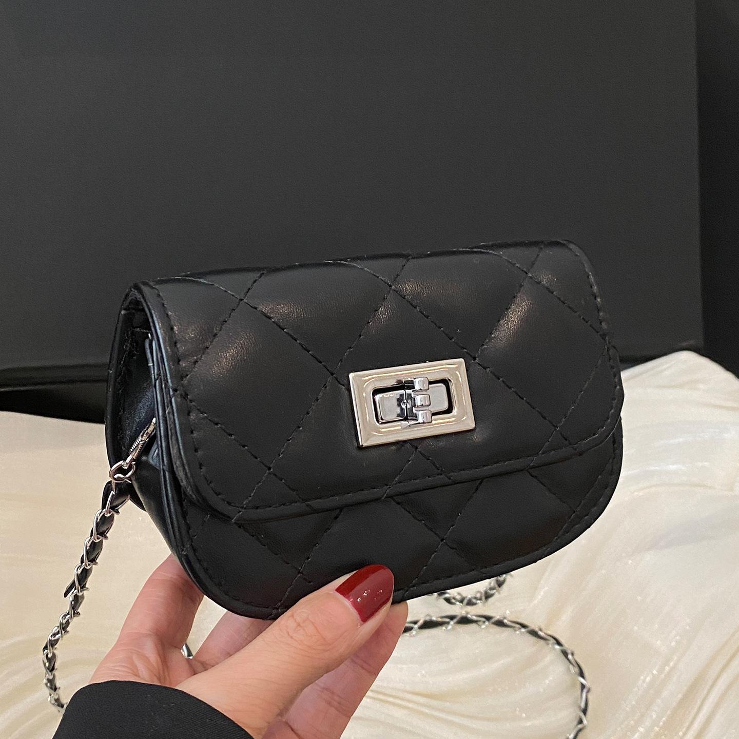 

Niche fashion mini chain bag women s 2025 spring and summer new trendy versatile single shoulder messenger bag light luxury red envelope