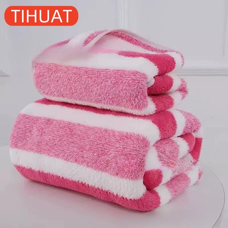 1pc Absorbent Bath Towel Soft Face Towel Home Thickened and Enlarged Bath Towel with Wide Stripes