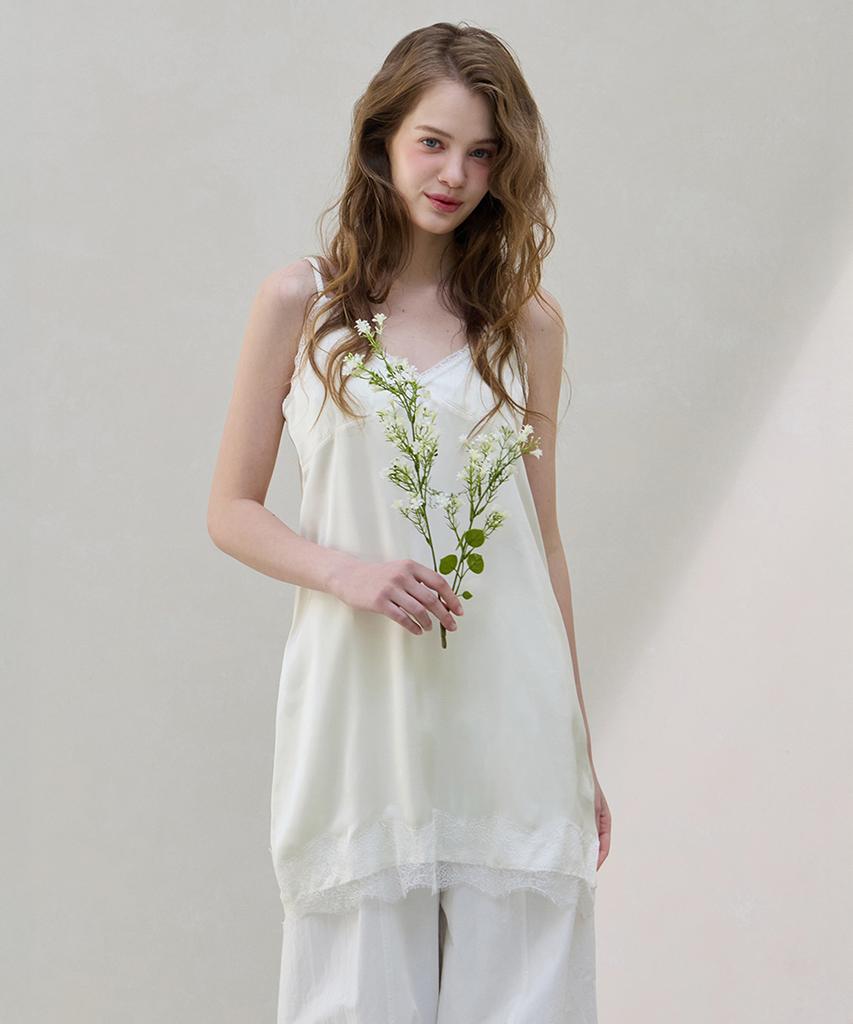 Mood Inside Woman (Woman) Satin Lace Dress_Black