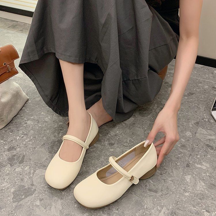 2025 spring and summer new round head shallow mouth single shoes female retro gentle fairy style casual Mary Jane soft sole Doudou shoes