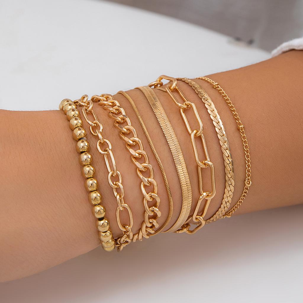 Fashion Metal Love Pendant Beaded Bracelet Set, Sweet And Cool Round Bead Chain Stacked Bracelet Woman