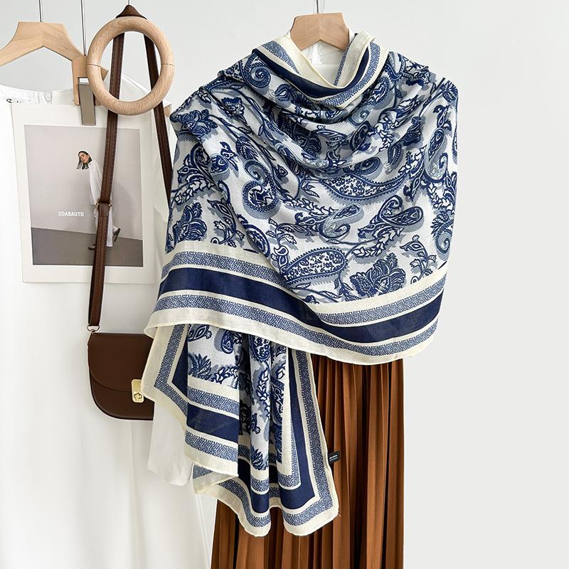 Autumn and winter high-end temperament fashion air-conditioned room shawl retro frame cashew print scarf women