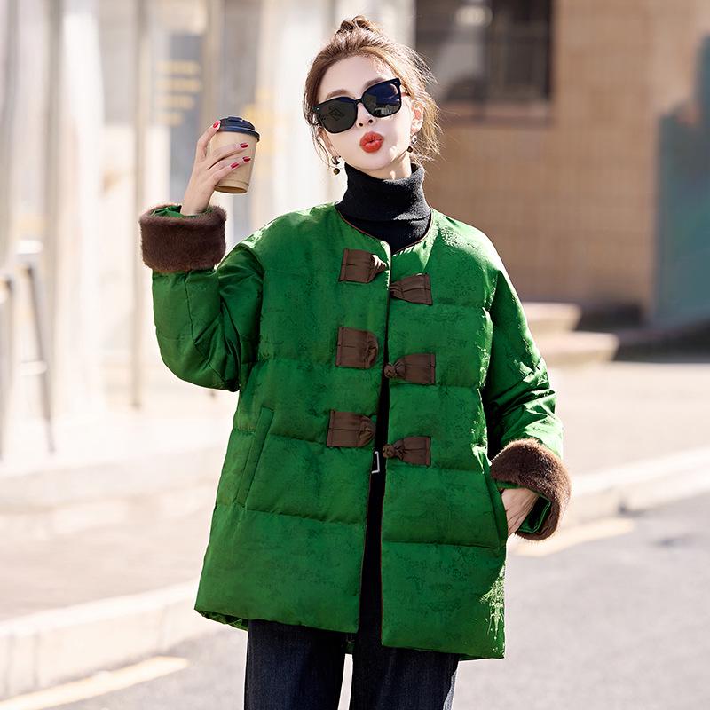 

Женский пуховик в китайском стиле ретро 2024 года - Теплый пух белой утки с дизайном внахлест S (90-115 jin) зелёный