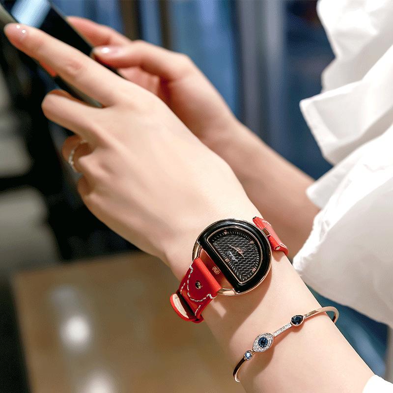 Fashion Trend Cowhide Strap Women'S Watch Retro Temperament Versatile Waterproof Watch Women