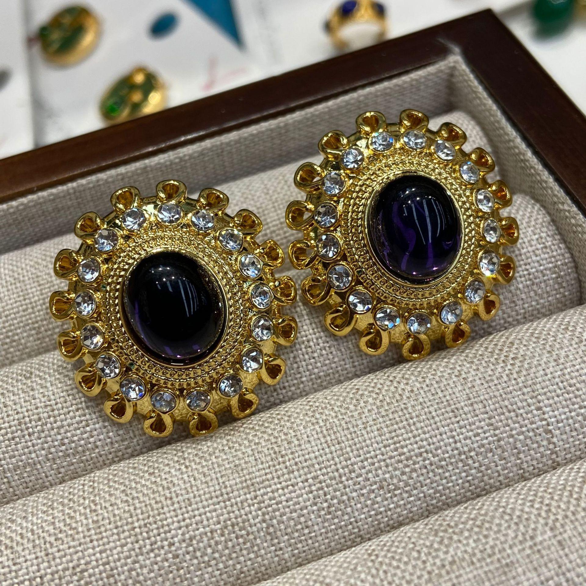 

Medieval Vintage Round Retro Stud Earrings Necklace, Western Gold-Plated Purple Glazed Gemstone Elegant Stud Earrings Women