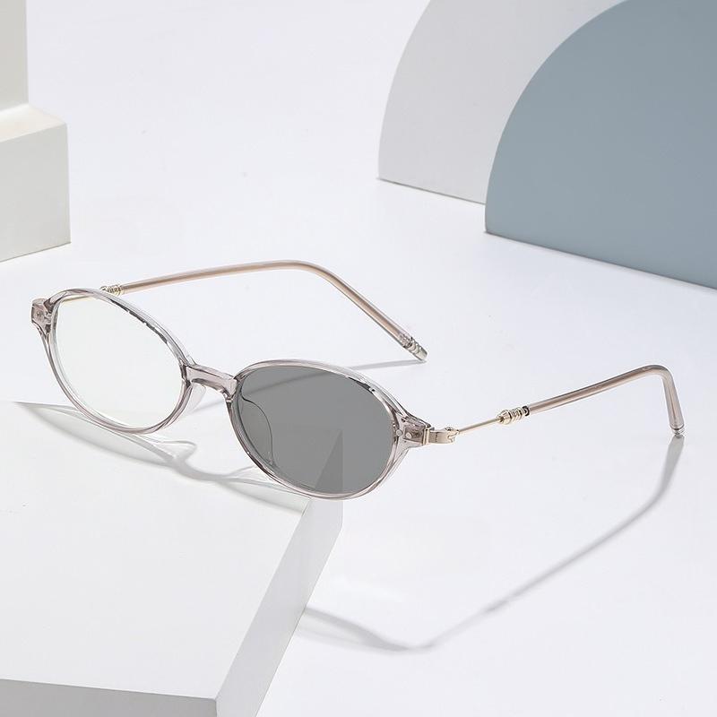 

Photochromic Oval Myopia Glasses with High-definition Anti Blue Light Lenses, Fashionable and High-quality Ultra Light Glasses 0