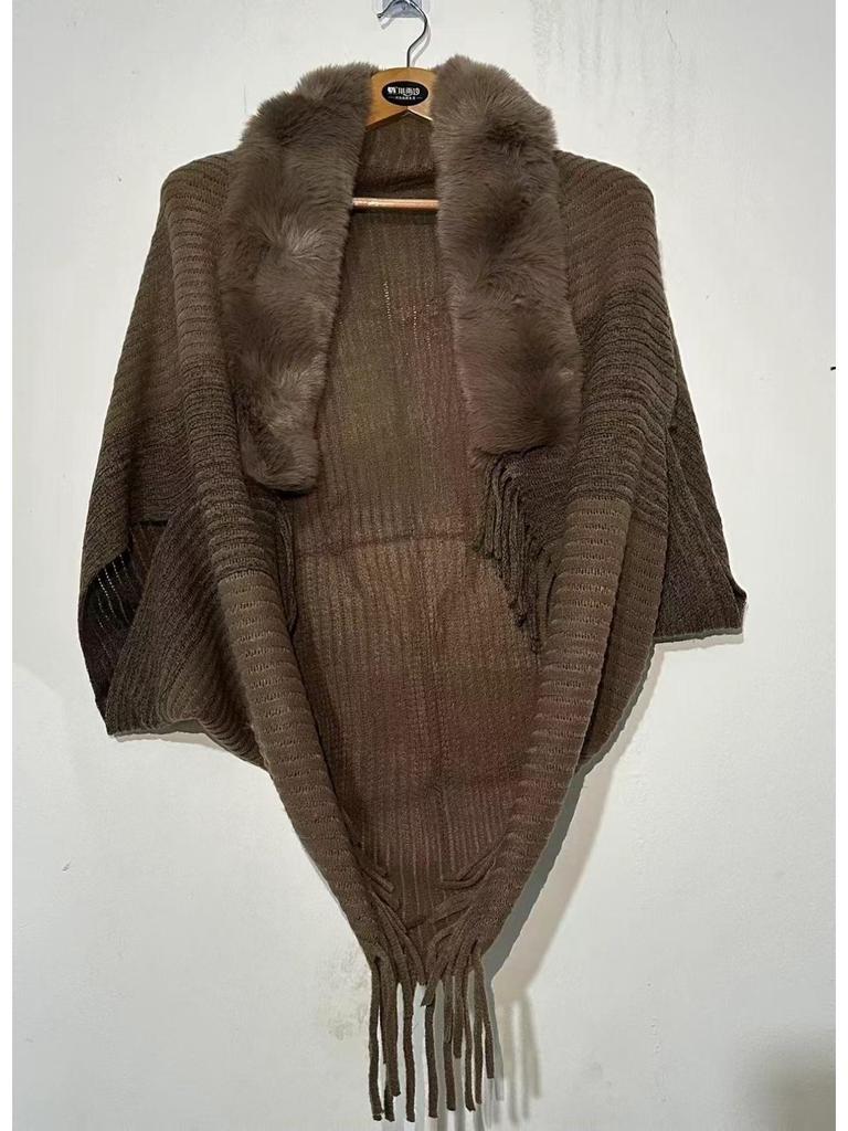 Autumn & Winter High-End Knit Cardigan: Color-Blocked Cloak Shawl with Large Fur Collar & Tassels, Korean Style Outerwear.