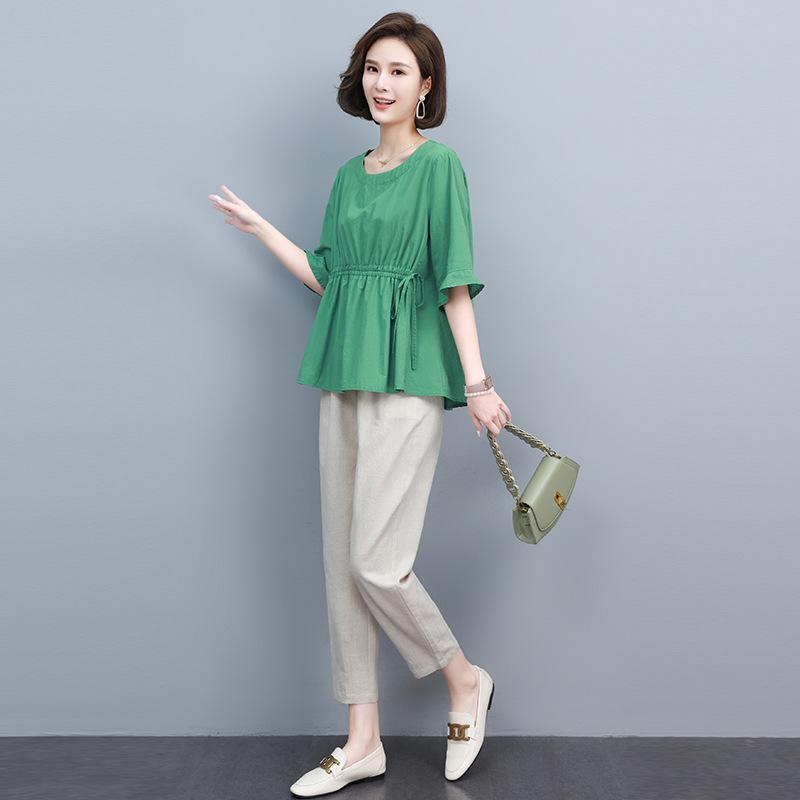 Mom's 2025 Fashion Cotton Linen Casual Two-Piece Suit: Short Sleeve Summer Style for Middle-Aged Women