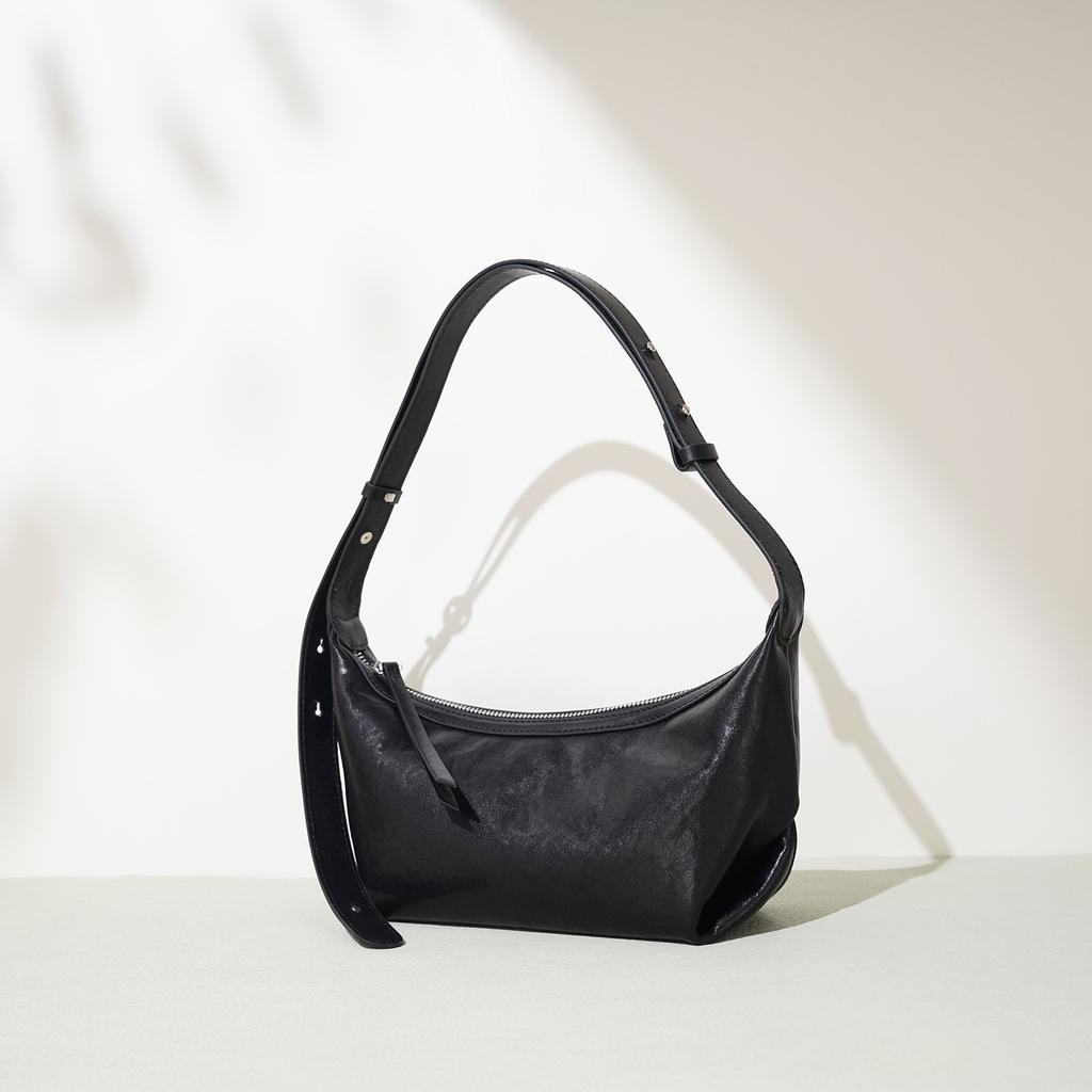 Niche Design, Fashionable, Simple and Retro Crossbody Bag, High-end Commuter Bag, Versatile Single-shoulder and Underarm Bag
