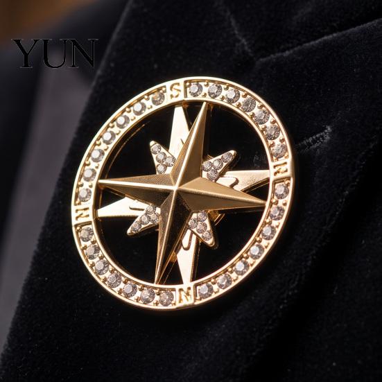 Decorative Bag Pin Vintage Rhinestone Star Compass Brooch, Men Women Alloy Unisex Fashion Accessory Lapel Pin, Badge Jewelry for Clothing Decor Daily