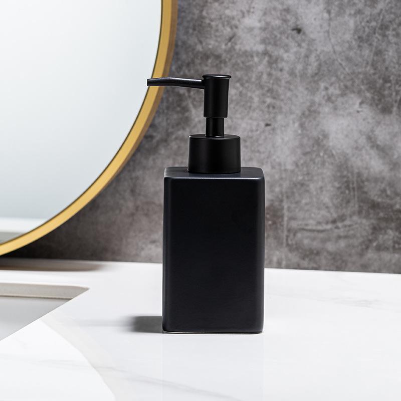 

Home Ceramic Hand Sanitizer Bottle Matte Wrought Iron Bathroom Shower Gel Is Bottled and Pressed Into Soap Bottle Bathroom матовий чорний колір