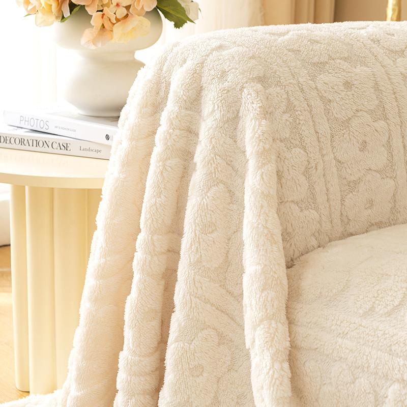 Die Sofabezugsdecke kann verhindern, dass Katzen sich im neuen, allumfassenden Plüschbezugshandtuch für Herbst und Winter verfangen.