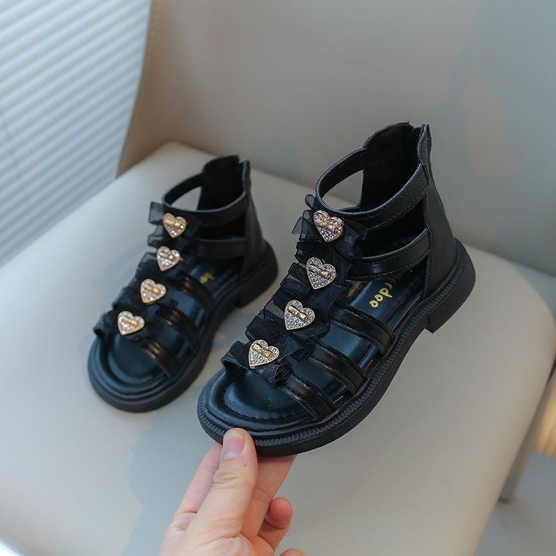 

Girls Sandals Children Beach Shoes Kids Gladiator Sandals with Heart Metal Buckle Decoration Back Zipper with Lace Princess 2024 26 чёрный