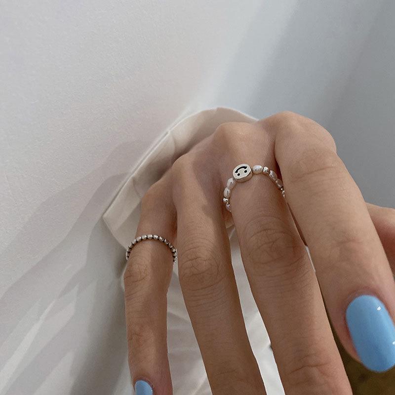 Korean Style Retro Pearl Elastic Ring for Women - Elegant and Trendy Temperament Finger Accessory