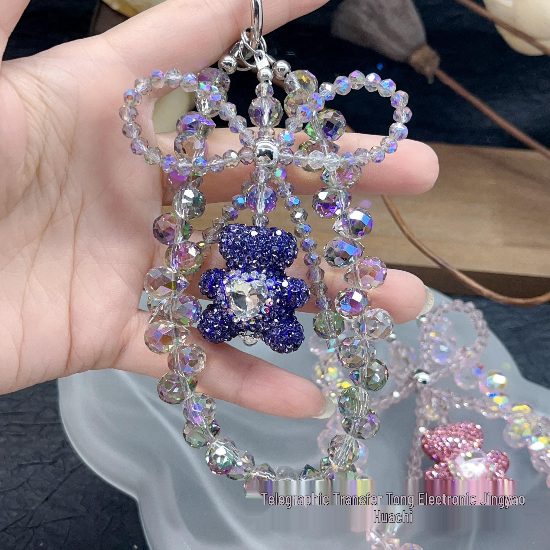 Брелок-подвеска на телефон с мишкой и бантом из страз и бусин