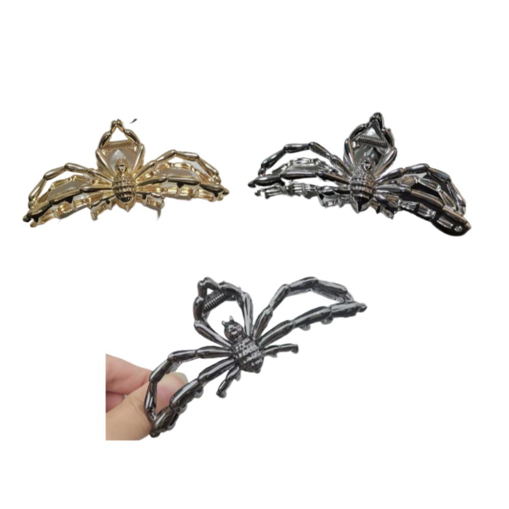 Metal Skull Hand Hair Clip Silver Punk-inspired Art Skull Embellishment Metal Halloween Hair Securing Claw Hair Clip for Women