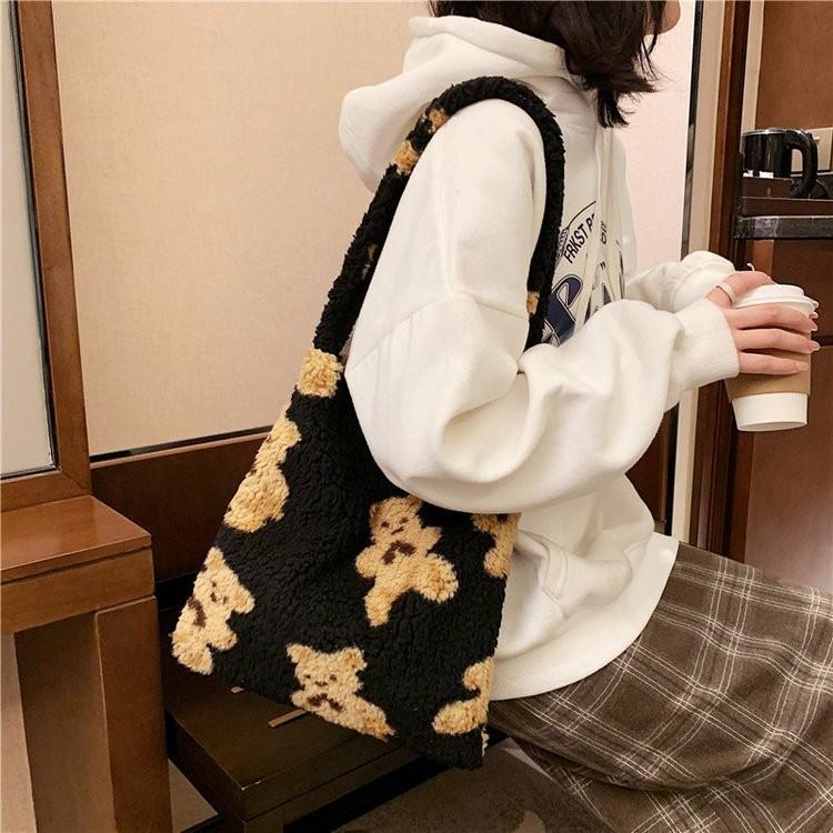 Stylish Large Capacity Plush Tote Bag For Women Perfect For Daily Use In Trendy Colors