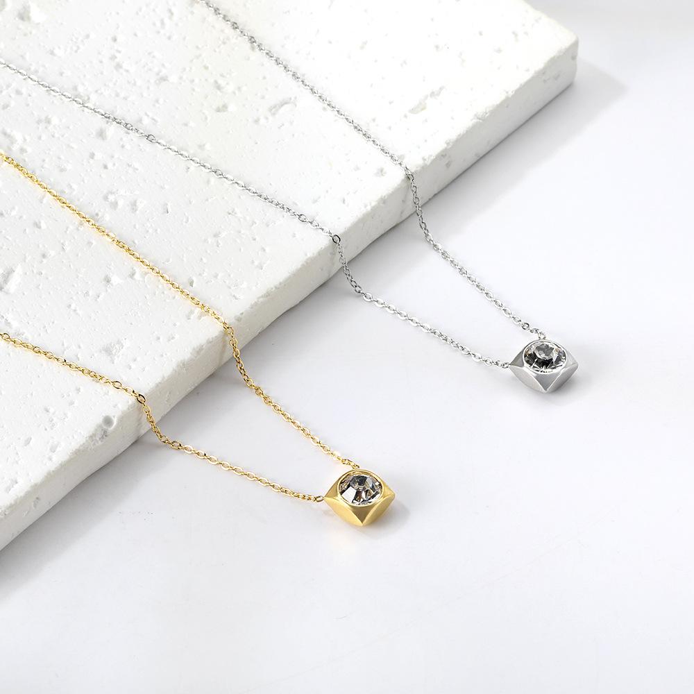 Simple Round White Diamond Pendant Necklace Elegant Versatile Collarbone Chain Jewelry For Women