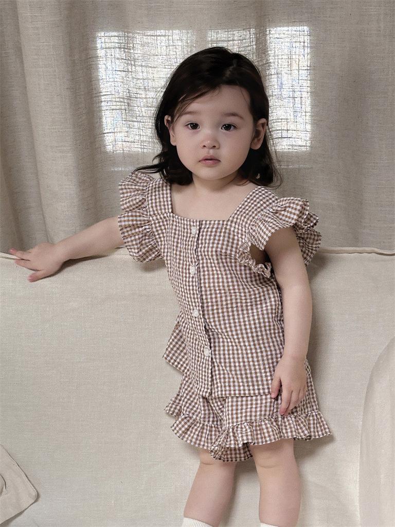 Rozkošný kojenecký letní outfit Dvoudílná sada Roztomilé kreslené bavlněné tričko s krátkým rukávem a šortky pro kojence v černém a kávovém kostkovaném vzoru