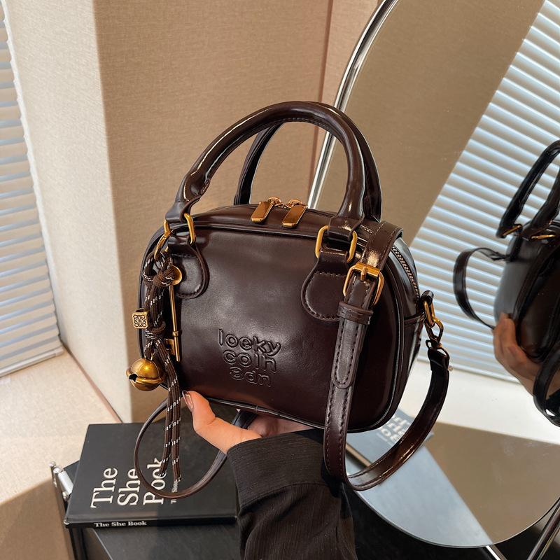 Premium niche bag women's autumn and winter retro new versatile niche messenger bag portable small square bag