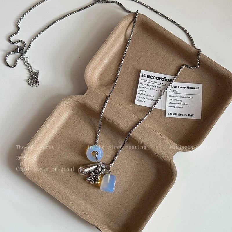 Long Necklace for Women, Light Luxury, Niche Style, Sophisticated Vibe, Sweater Chain, Suitable for All Seasons, Versatile Neckwear