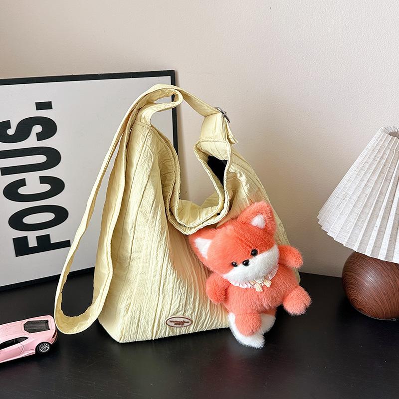 Casual large-capacity cartoon canvas bag women's 2025 new commuter versatile shoulder bag college student tote bag