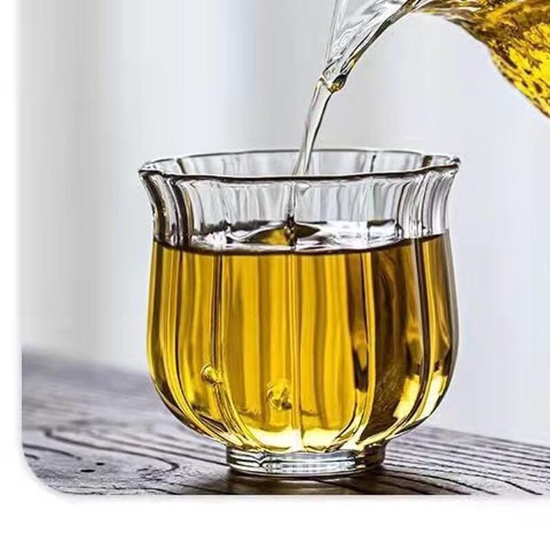 Gongfu Tea Hammered Glass Lotus Serving Pitcher