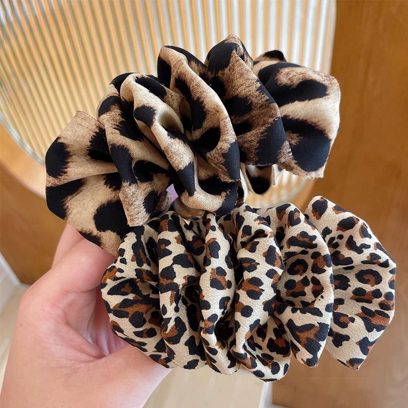1/3 Stück Retro Plissierte Leoparden-Haarspange für Damen Elegante Bananen-Haarspange Mode-Mädchen Vielseitig für den täglichen Gebrauch Haarspange