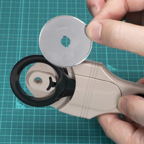 Kai Rotary Cutter, Round Blade, Rotating, Sharp, 45mm Diameter, Adjustable Cutting Depth, One-Touch Lever, Clean Cut, Suitable for Crafts, Sewing, DIY
