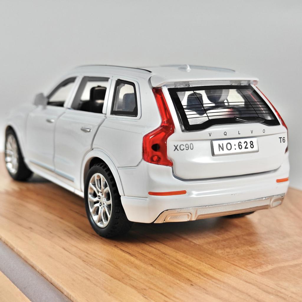 1/32 Scale Volvo XC90 SUV Alloy Diecast Model Auto Accessory Sound & Light Series Children's Toy Kids Gift Birthday Present Collection