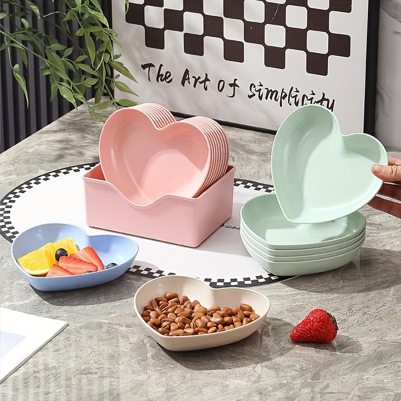 10Set of romantic heart-shaped plates, thick, durable, and reusable, suitable for cakes, donuts, chips, small breads, and afternoon tea snacks.