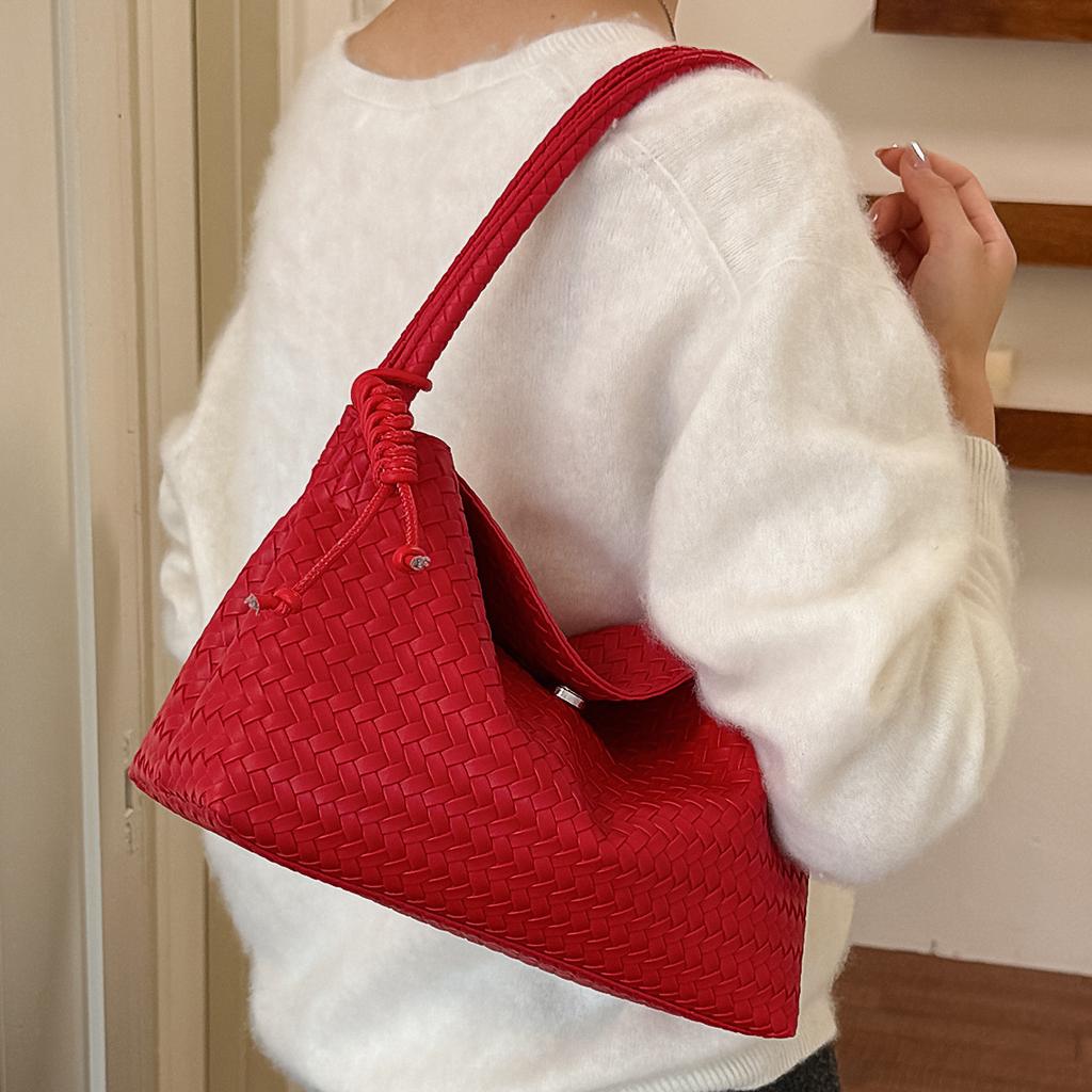 Hand-held Woven Bag - A Retro and Unique Handbag for Casual Commuting, Suitable for Carrying on The Arm.