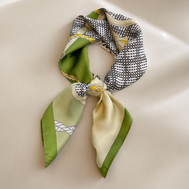Women's Vintage Paisley Faux Silk Scarf: Versatile Headband, Hair Tie, Bag Accessory for Spring & Autumn.