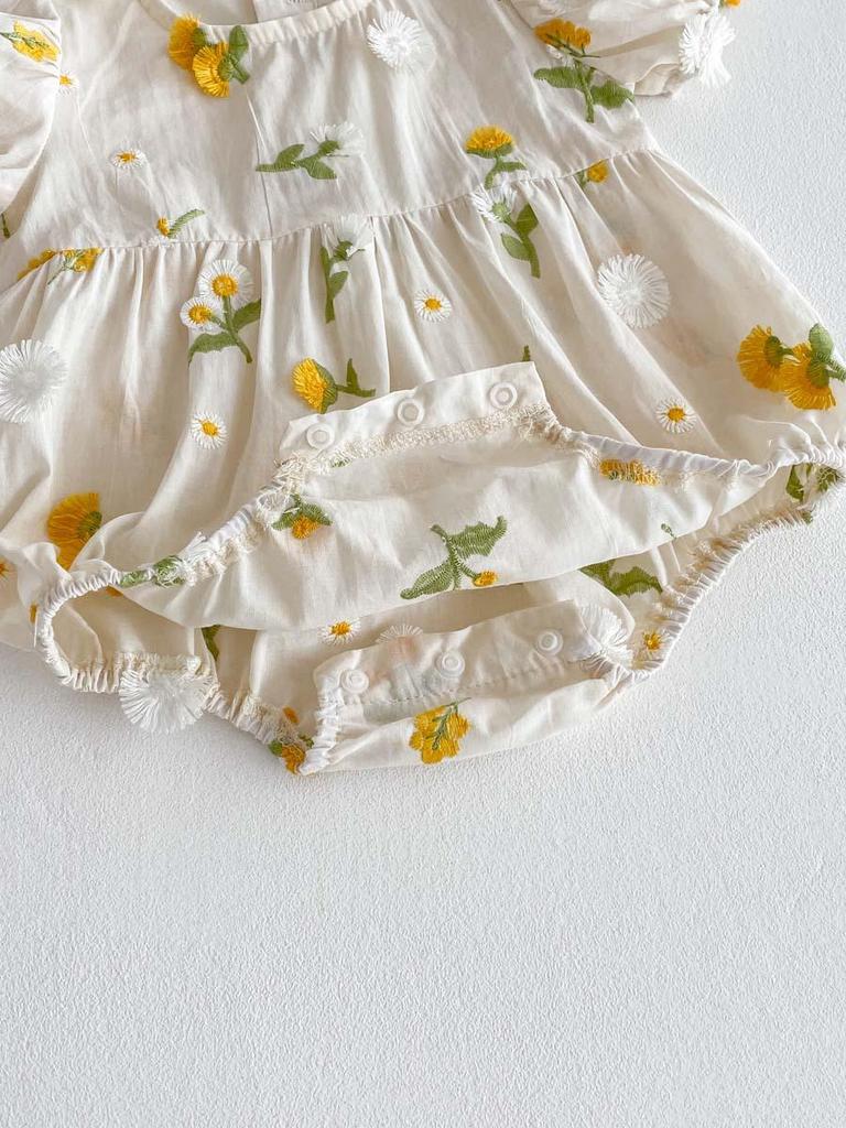 Barboteuse d'été pour bébé fille nouveau-né avec broderie tournesol et manches bouffantes