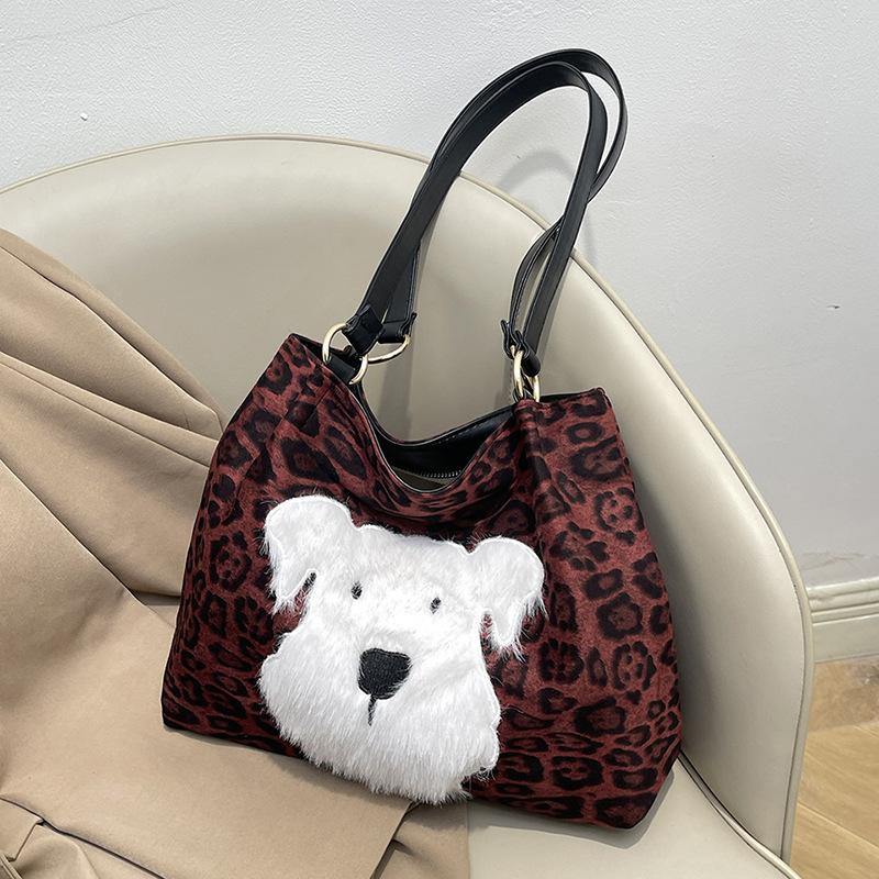 

Large capacity leopard print armpit bag autumn and winter new fashion retro shoulder bag casual commuter tote bag бордовый