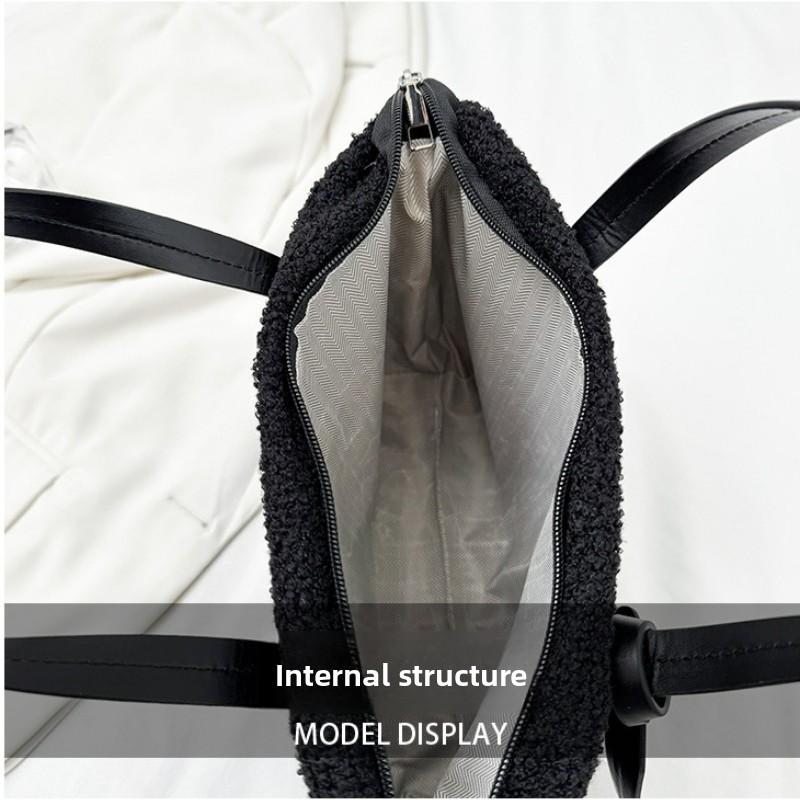 New Fluffy Simple and Versatile Tote Bags for Women Winter Faux Fur Commuting Shoulder Bag Fashi Textured Casual Storage Bag