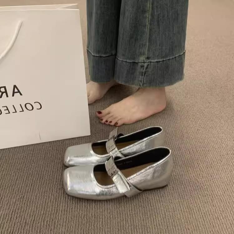 French Evening Shoes with Inner Height Increase Soft Leather Grandma Shoes Women's Versatile Commuter Wedge Heel White Single Shoes Mary Jane