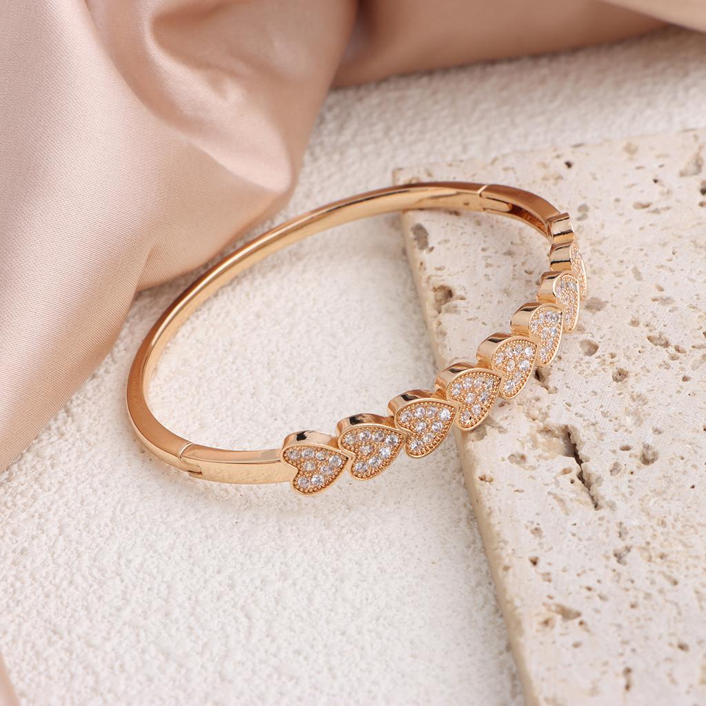 Light luxury exquisite full diamond love bracelet design heart bracelet bracelet bracelet European and American earrings