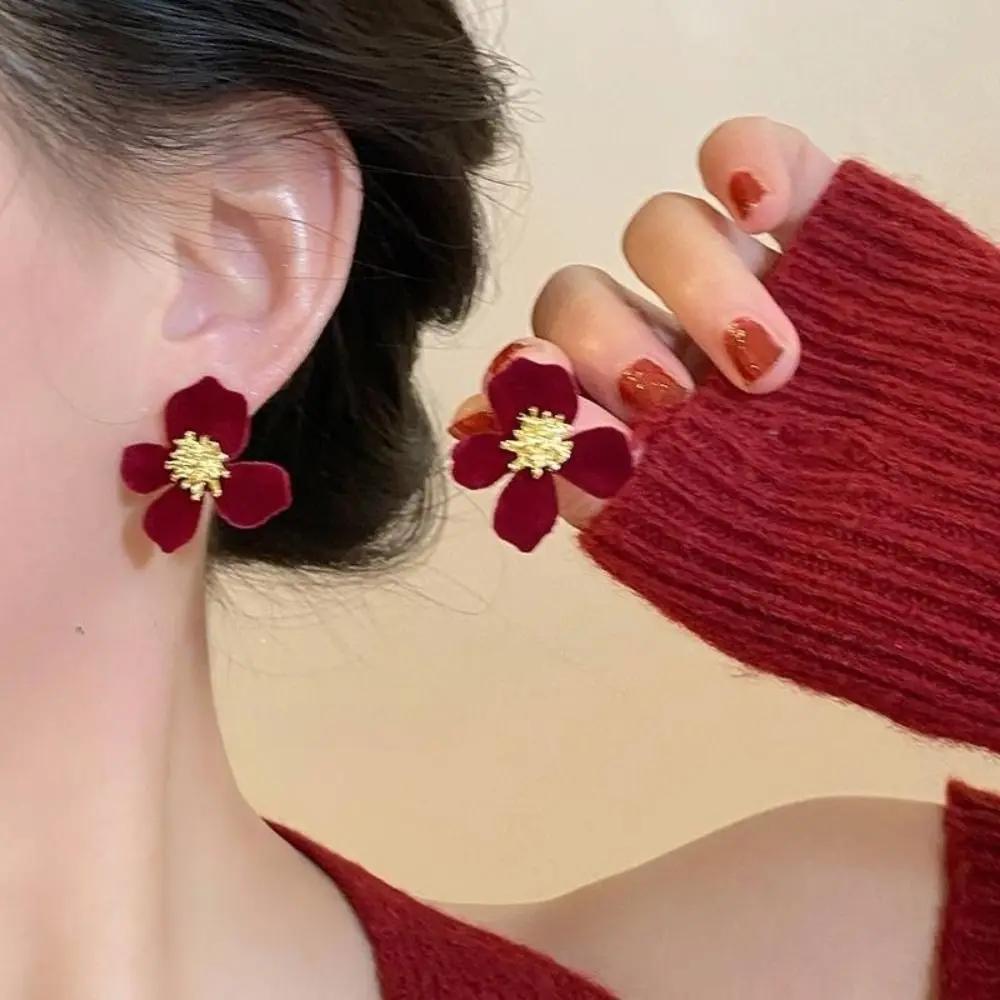 Elegant Shiny Rhinestone Dangle Earrings Tassel Pearl Korean Style Earrings Bow Red Rose Bow Stud Earrings Wedding Accessories