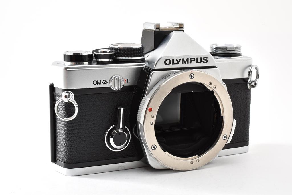 [USED] Olympus OM-2n Silver SLR Film Camera w. Zuiko 28mm 50mm 75-150mm + Winder + Flash, Near Mint, From JAPAN