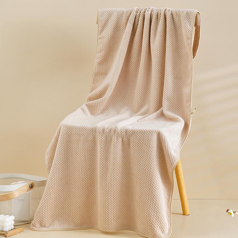 Coral Fleece Bath Towel, Thickened and Enlarged 90 * 170, Covering The Body. Adult Quick Drying and Absorbent Swimming Gift Bath Towel