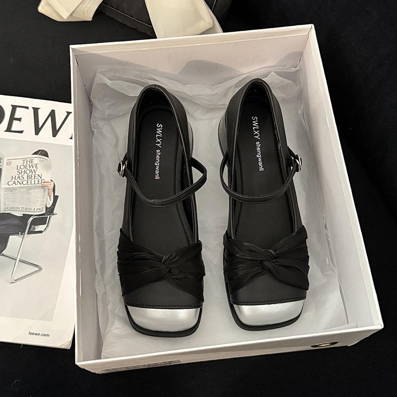 

Versatile square head Mary Jane shoes women s 2025 spring new fashion women s shoes Xiaoxiangfeng shallow mouth single shoes medium heel high heels 34